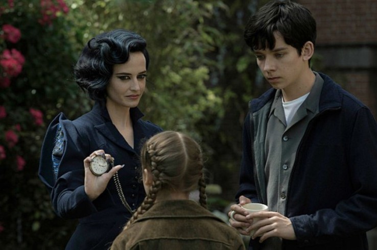 miss-peregrine-photo